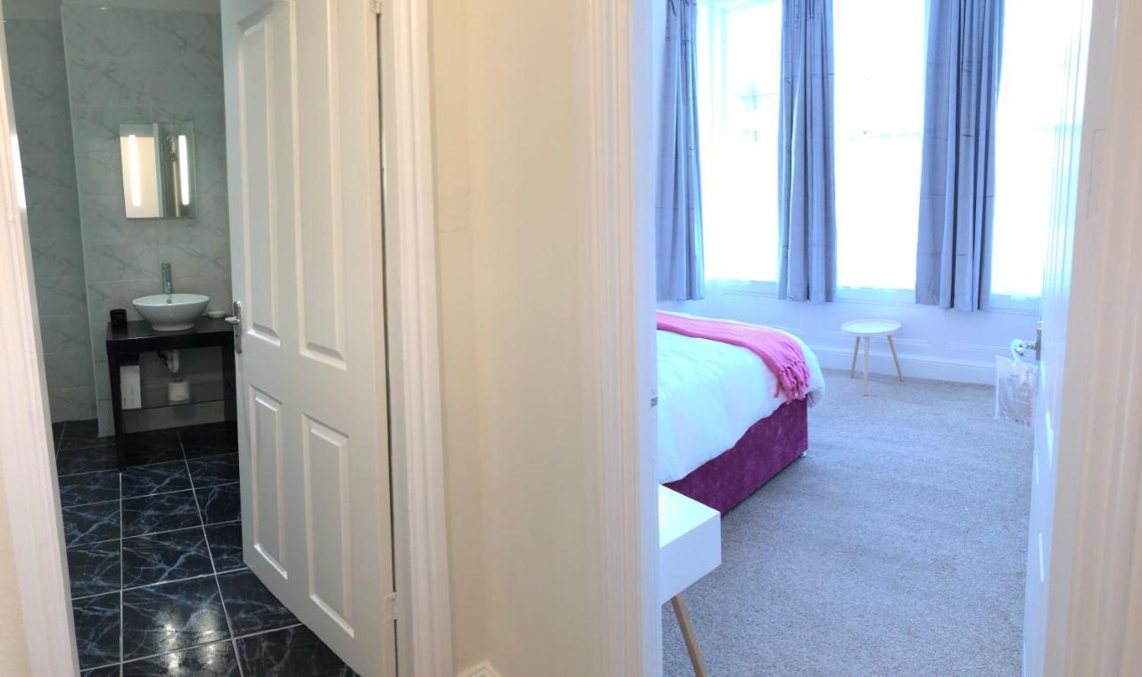 Mostyn Villa Free Private Parking Llandudno Buitenkant foto