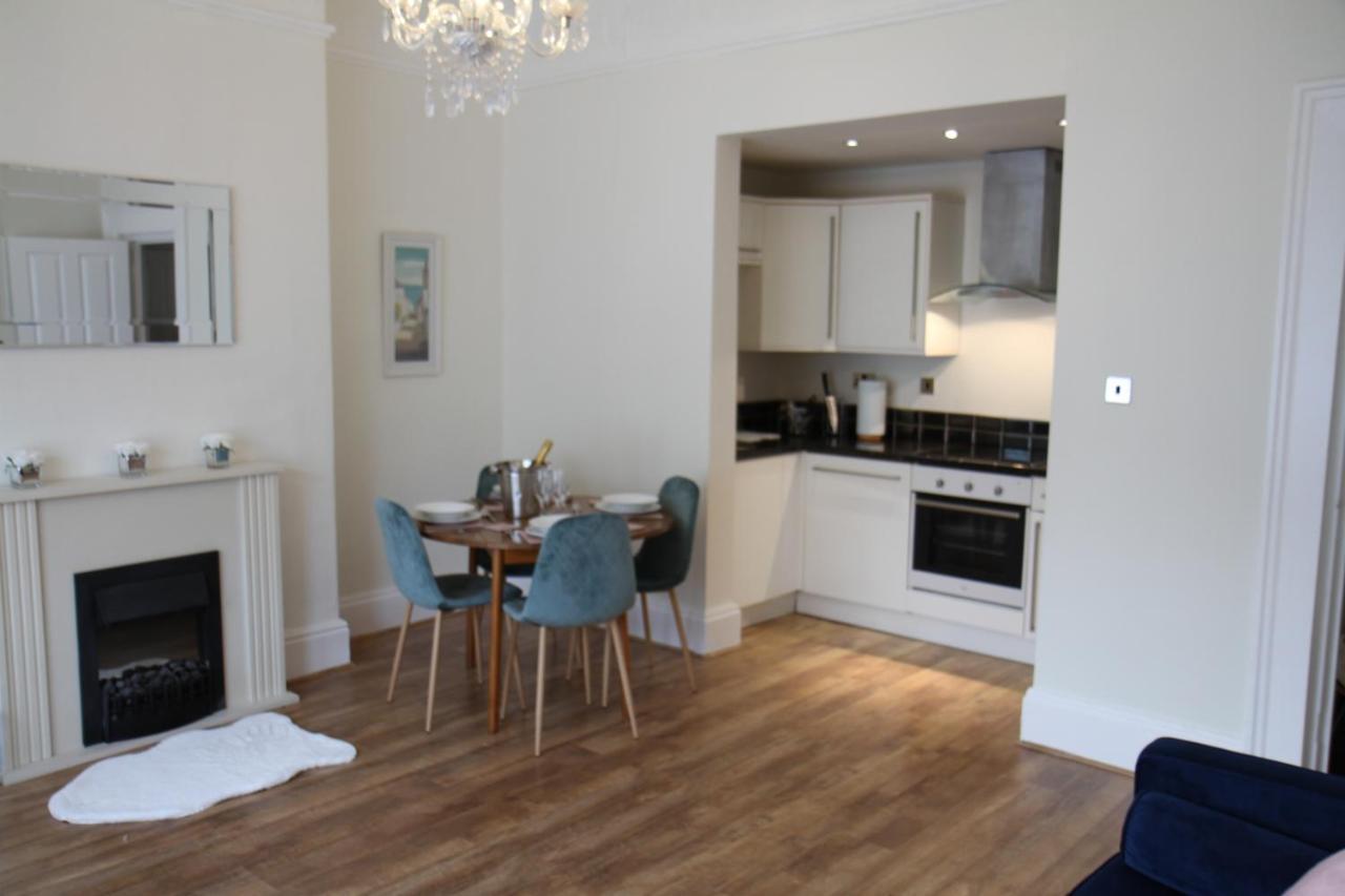 Mostyn Villa Free Private Parking Llandudno Buitenkant foto
